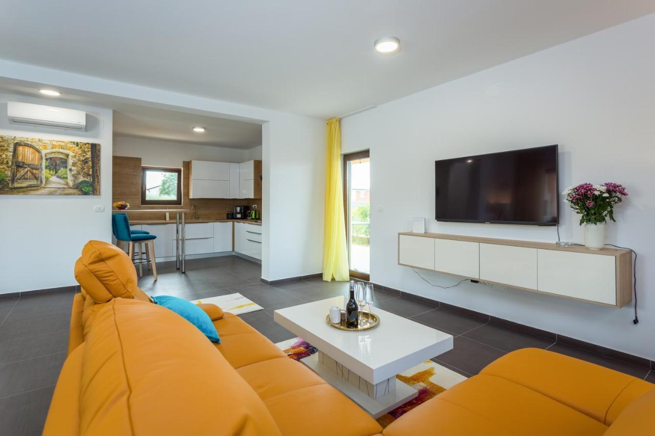 Villa Carneol Kaldanija Ngoại thất bức ảnh
