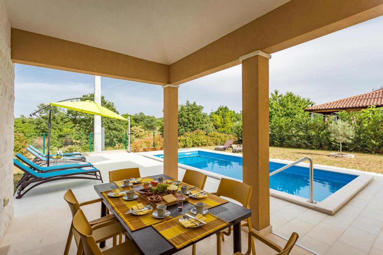 Villa Carneol Kaldanija Ngoại thất bức ảnh