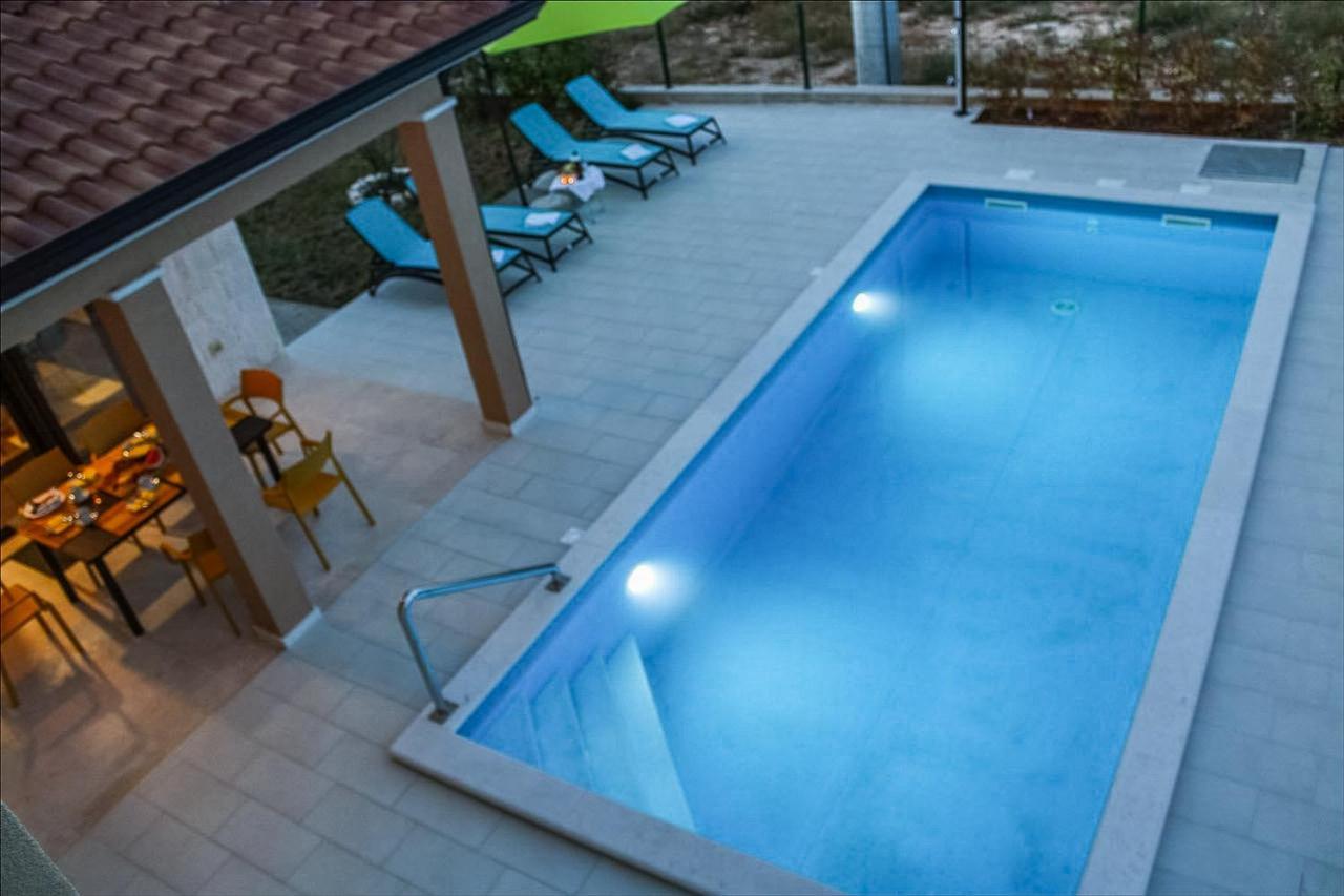 Villa Carneol Kaldanija Ngoại thất bức ảnh